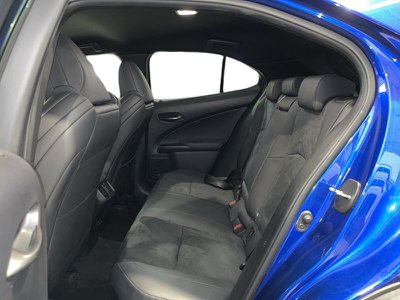 Lexus NX I 2018 300h 2.5 Premium 4wd cvt, Anno 2020, KM 41610 - hlavní obrázek