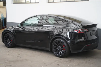 Tesla Model Y Performance AWD, Anno 2022, KM 43958 - hlavní obrázek